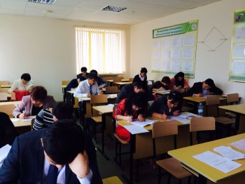  Государственные служащие Атырауской области прошли сертификационное тестирование на оценку уровня владения казахским языком по системе КАЗТЕСТ