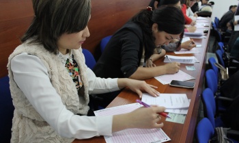 Павлодарлықтар мемлекеттік тілді меңгеру деңгейін анықтау тестін тапсырды